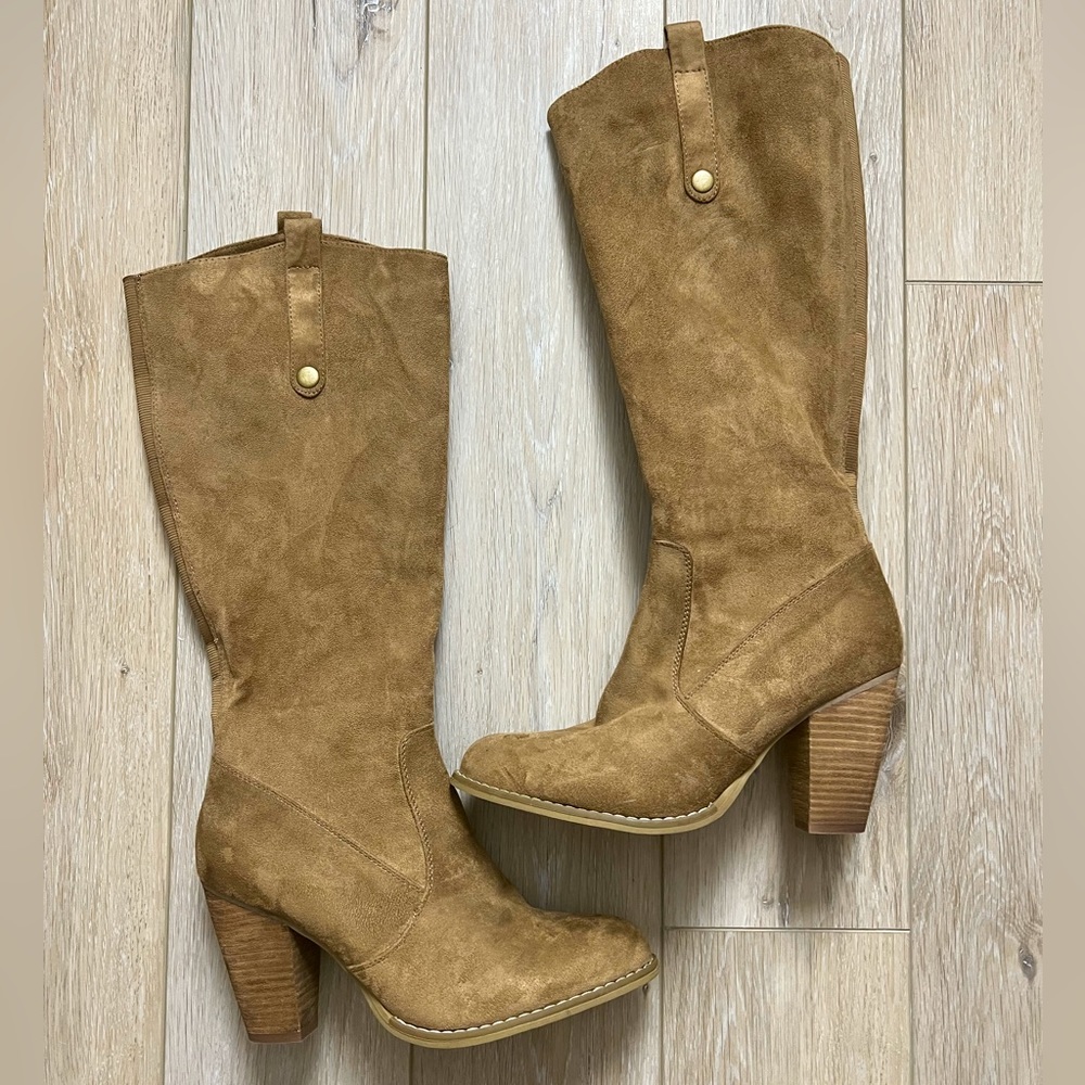 Like New Tan Suede Boots size 10